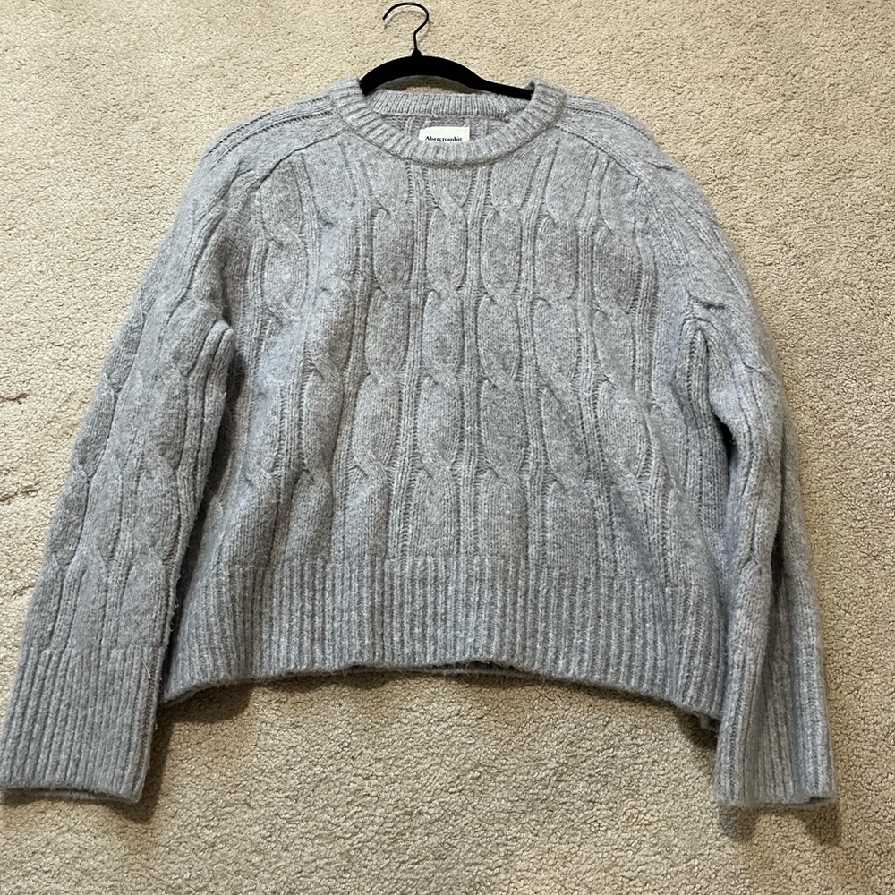 Abercrombie & Fitch Light Gray Cable Knit Sweater
